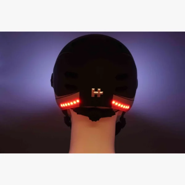 Hplus Fahrradhelm Phenix schwarz im Dunkeln Rücklichter des E-Bike Helmes Phenix für gute Sichtbarkeit im Strassenverkehr.