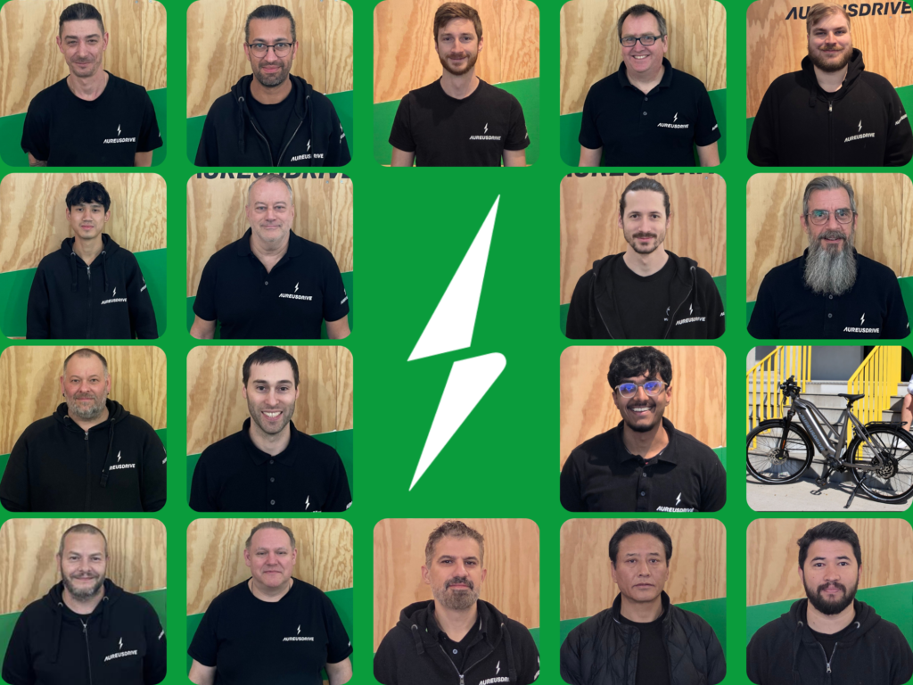 Foto del team AureusDrive in polo nera.